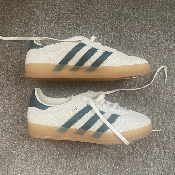 Green & Tan Adidas Gazelle Indoor Shoes  - NEVER WORN - Picture 1 of 3
